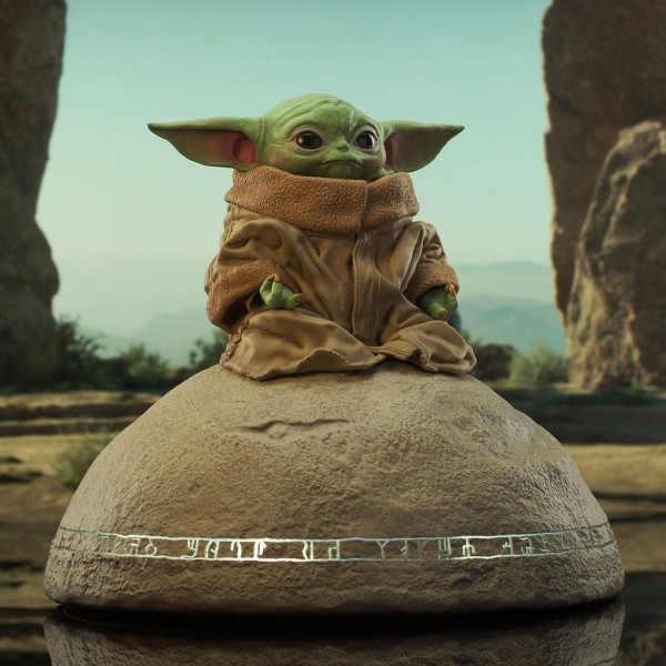 Star Wars The Mandalorian - Grogu on Seeing Stone Statue: Gentle Giant