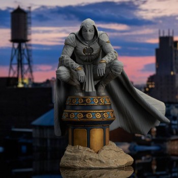 Marvel Comic Gallery Moon Knight - Moon Knight Statue: Diamond Select Marvel Comic Gallery Moon Knight - Moon Knight Statue: Diamond Select