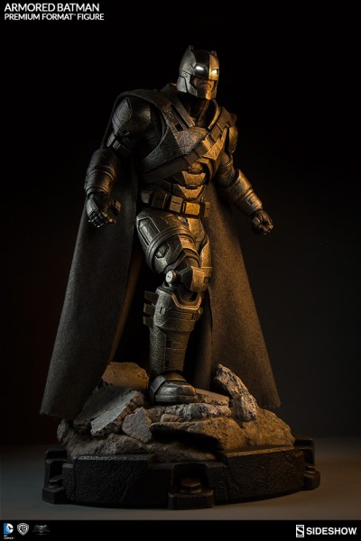 Dawn of Justice - Batman Statue / Armor Version: Sideshow Collectibles