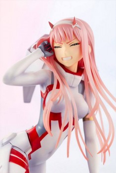 Preview: Darling in the Franxx - Zero Two Statue / The 13th Unit Version: Kotobukiya Preview: Darling in the Franxx - Zero Two Statue / The 13th Unit Version: Kotobukiya