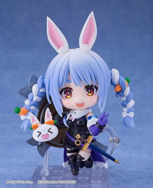 Hololive Production x Fate/Grand Order - Usada Pekora Nendoroid / Mash Kyrielight Collaboration Ver.