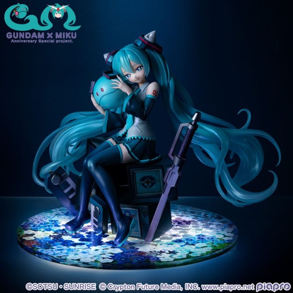 Mobile Suit Gundam x Miku OO Gundam - Miku Statue / Lucrea - 45th Anniversary: MegaHouse