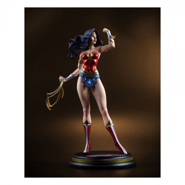 DC Direct - Wonder Women Statue / DC Cover Girls - by J. Scott Campbell: DC Direct