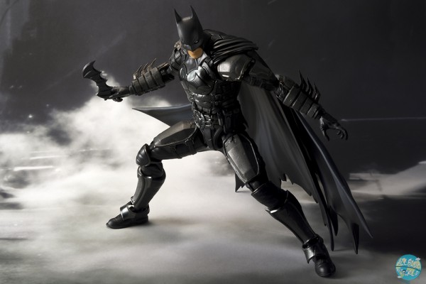 DC Comics - Batman Actionfigur - S.H.Figuarts / INJUSTICE Ver.: Bandai