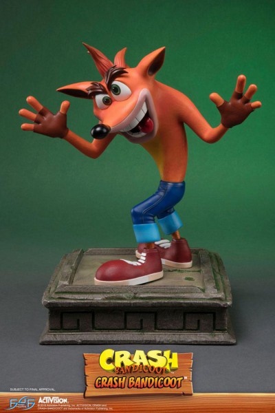 Crash Bandicoot - Crash Bandicoot Statue: First 4 Figures