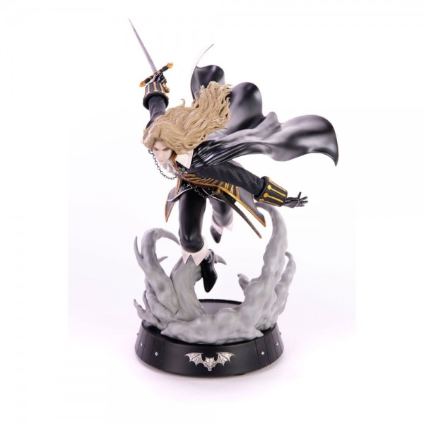Castlevania Symphony of the Night - Alucard Statue / Dash Attack: First 4 Figures