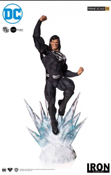 DC Comics - Superman Statue / Black Suit: Iron Studios
