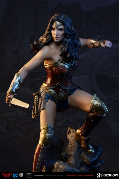 Dawn of Justice - Wonderwoman Statue: Sideshow Collectibles