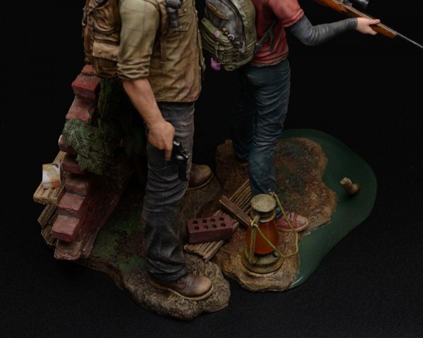 The Last of Us - Joel & Ellie Statue: Mamegyorai