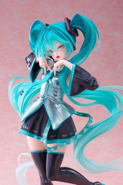 Hatsune Miku Statue / T-Most: Taito Prize