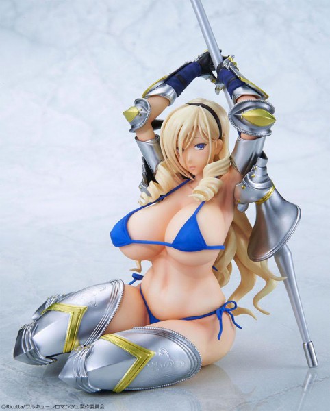 Walkure Romanze - Celia Cumani Aintree Statue / End Card Version: Q-Six