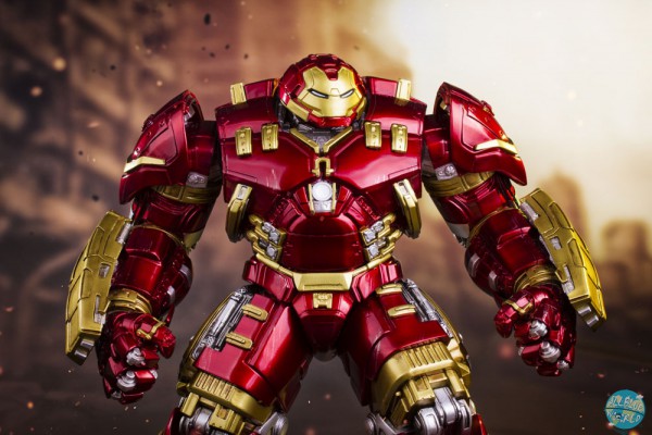 Avengers AOU - Hulkbuster Statue: Iron Studios