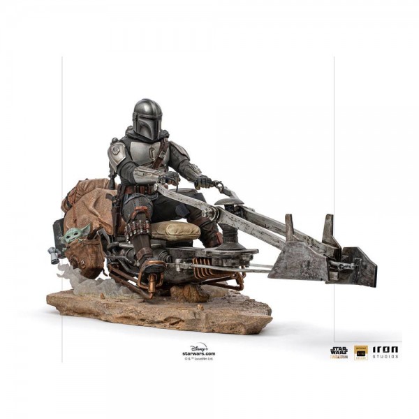 Star Wars The Mandalorian - Mandalorian on Speederbike / Deluxe Art Scale Statue: Iron Studios