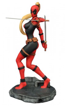 Marvel - Lady Deadpool Statue - Femme Fatales: Diamond Select Marvel - Lady Deadpool Statue - Femme Fatales: Diamond Select