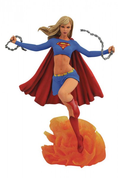 Supergirl - Supergirl Statue / DC Comic Gallery: Diamond Select