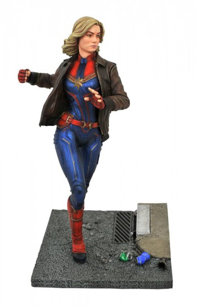 Captain Marvel - Captain Marvel Statue / Premier Collection: Diamond Select