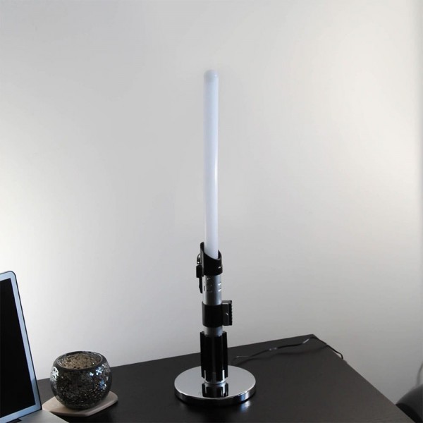 Star Wars - Darth Vader Light Saber / Schreibtischlampe: The Source