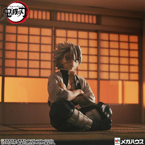 Demon Slayer Kimetsu no Yaiba - Shinazugawa-san Statue / Palm Size: MegaHouse