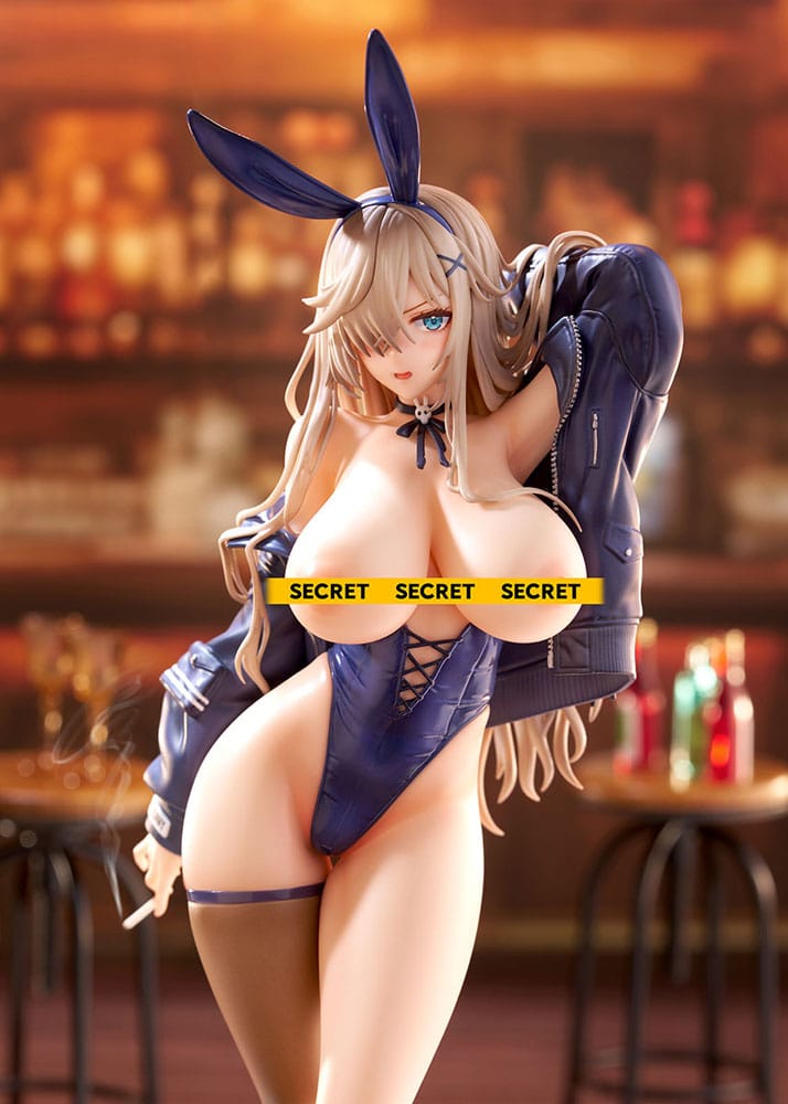Original Character - Bad Bunny Statue / Illustration by Mataro: Ques Q