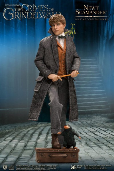 Phantastische Tierwesen 2 - Newt Scamander Actiofigur / Real Master Series: Star Ace Toys