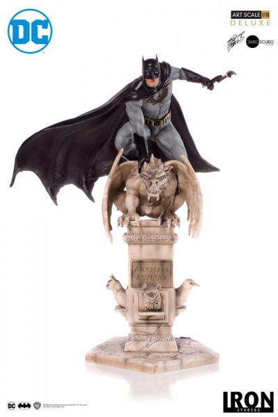 DC Comics - Batman Statue / Deluxe Art Scale: Iron Studios
